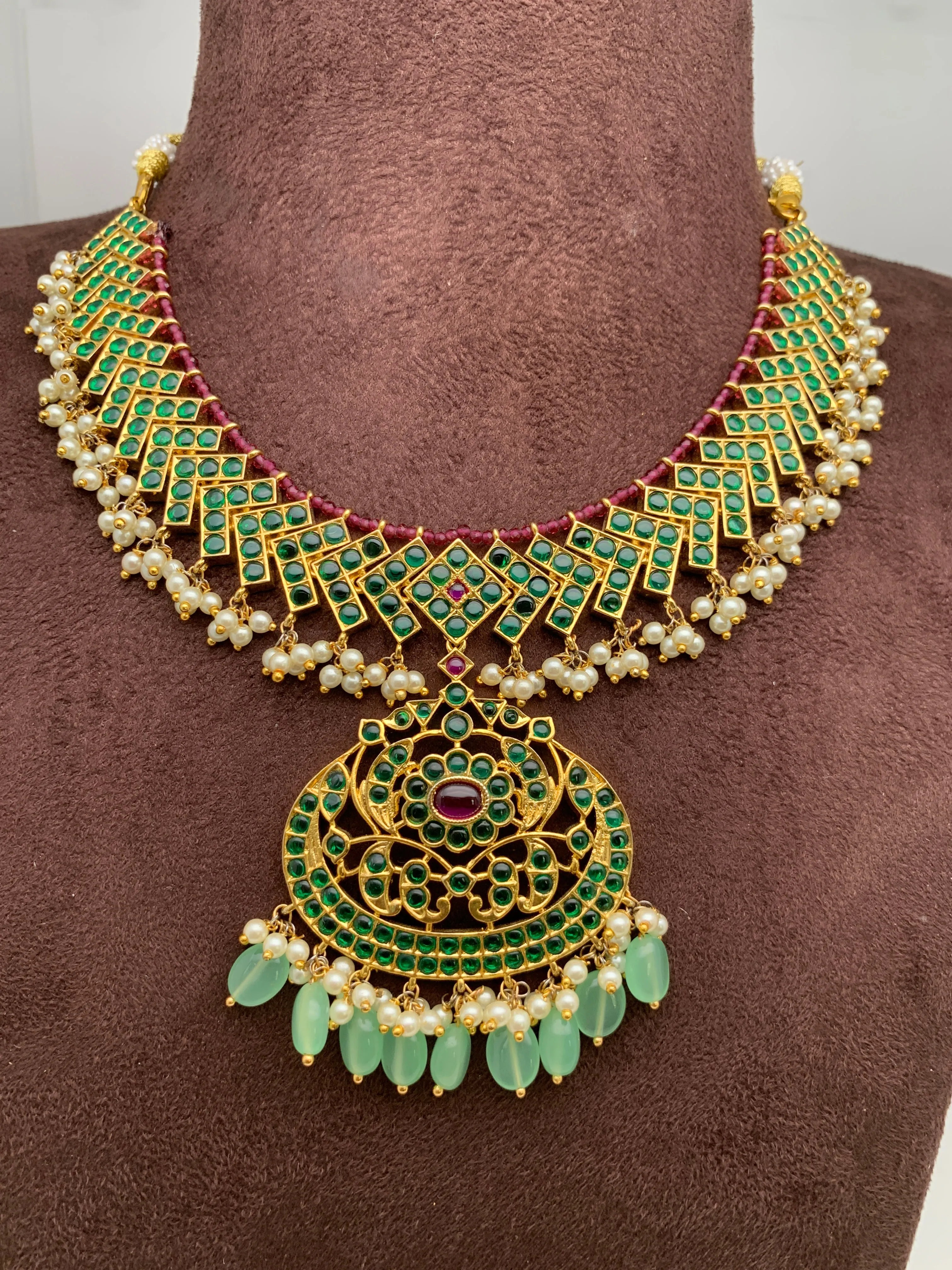 Green Jadau Mint Green Beads Neckline Necklace