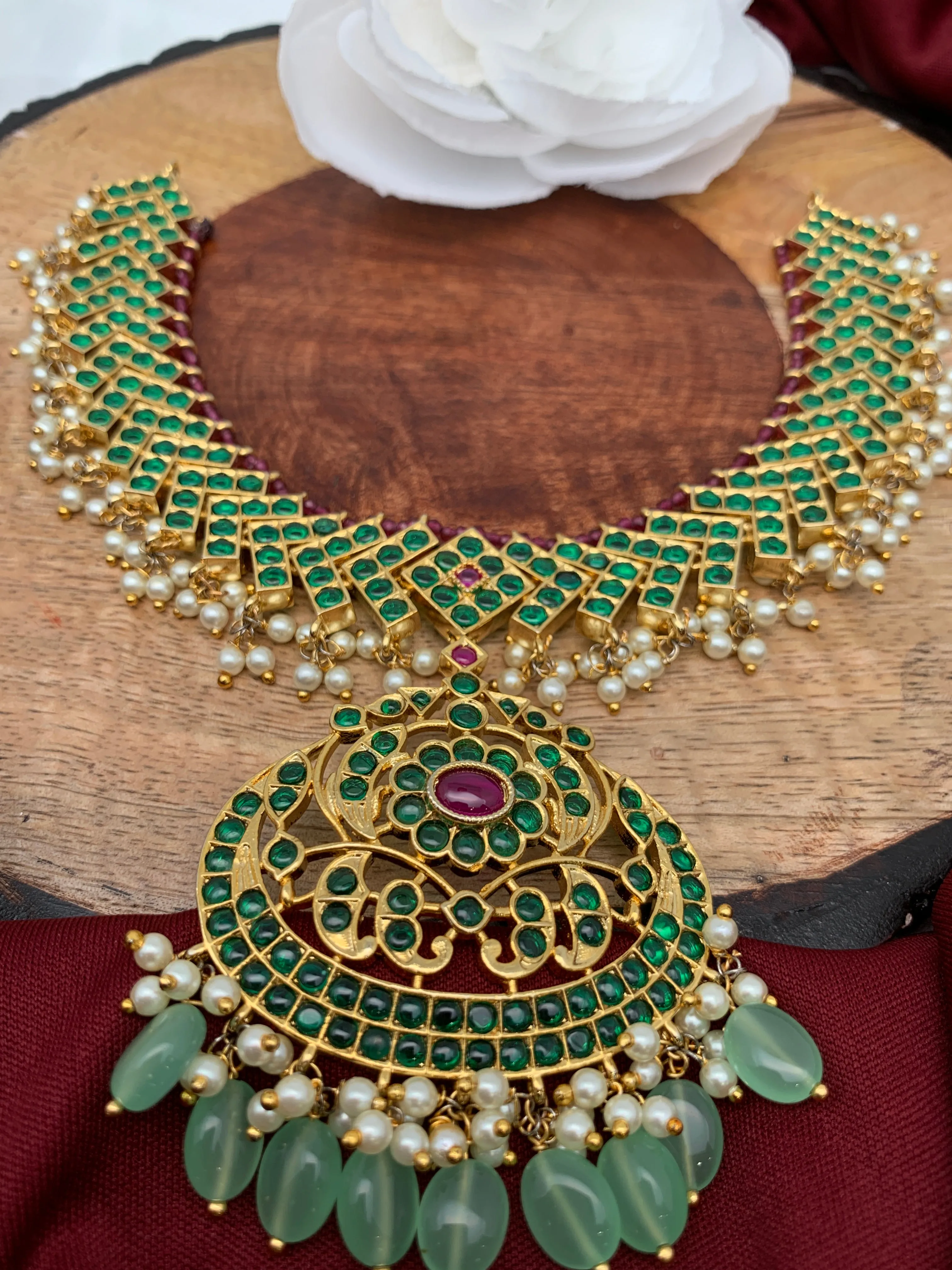 Green Jadau Mint Green Beads Neckline Necklace